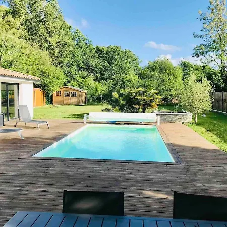 Avec Piscine Et Jardin Privatifs Le Pian-Médoc
