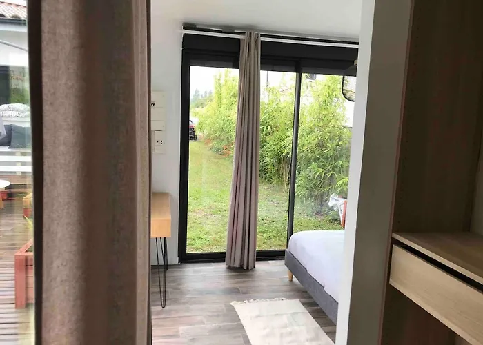 Avec Piscine Et Jardin Privatifs Сasa de vacaciones